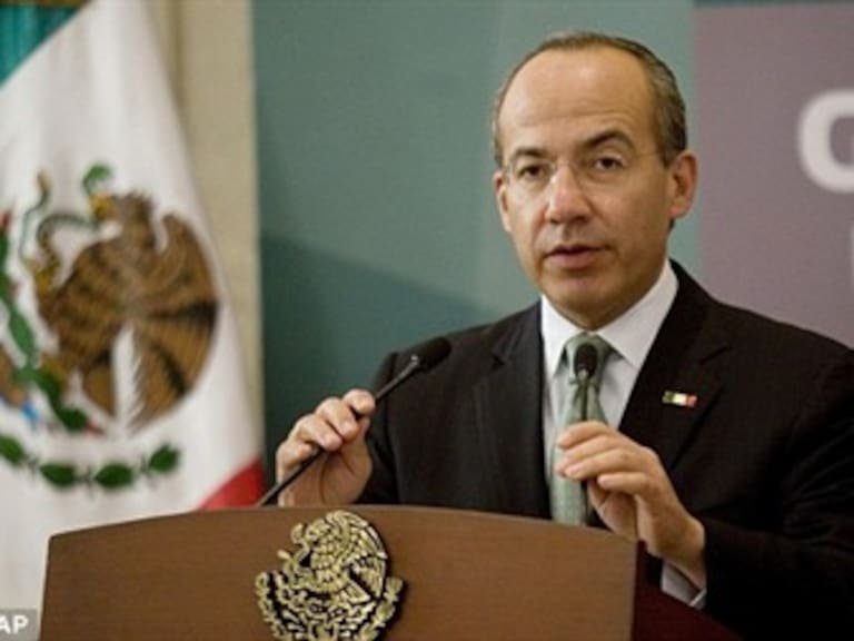 Refrenda Calderón compromiso de proteger ejercicio periodístico