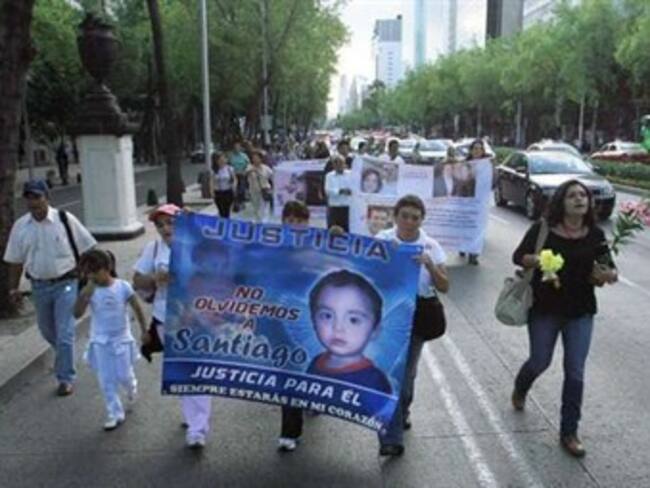 Exigen deudos de ABC que reunión con Calderón sea pública