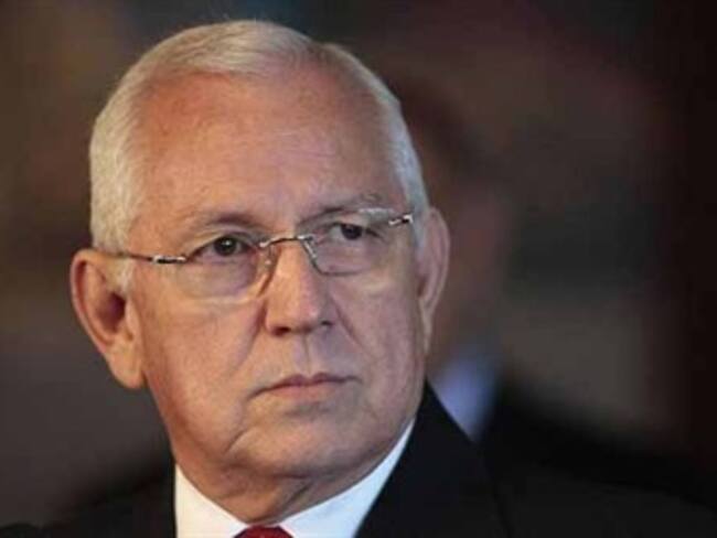 Acepta Micheletti que Congreso decida restitución de Zelaya