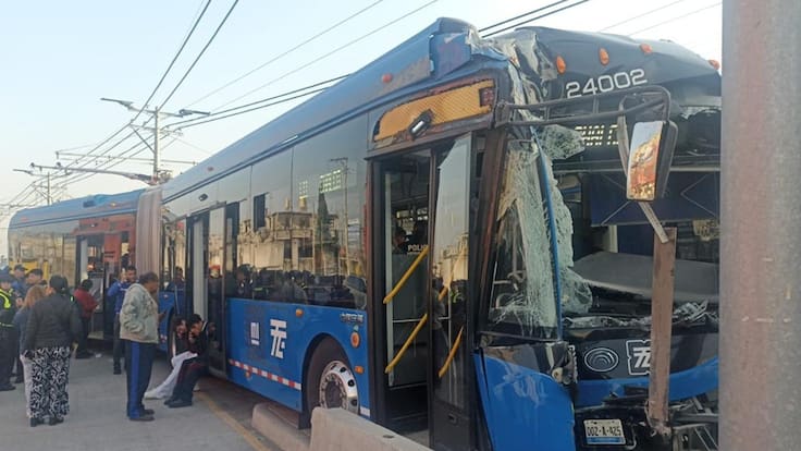 Choque de trolebús en Chalco deja 20 lesionados en tramo elevado