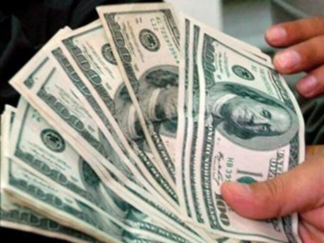 Abren dólar y euro a la alza en bancos de la capital del país