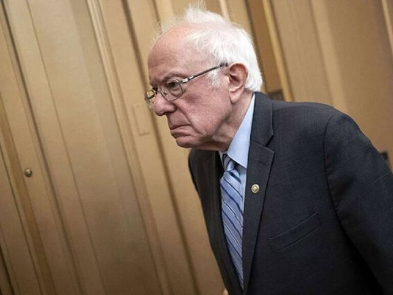 Bernie Sanders renuncia a la contienda presidencial