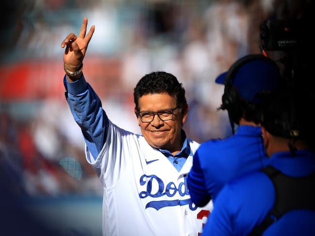 Desmienten muerte de Fernando Valenzuela pero su estado de salud es crítico