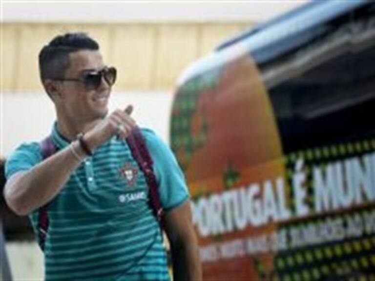 Locura con Cristiano en EU: aclamado por 800 aficionados