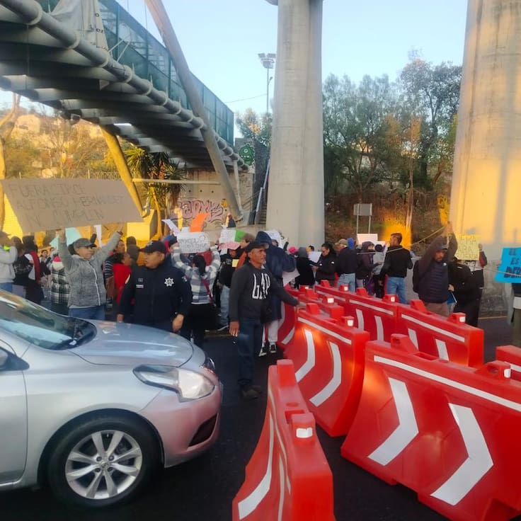 Paralizan la México-Cuernavaca HOY: Bloqueo por falta de agua en Xochimilco deja varados automovilistas