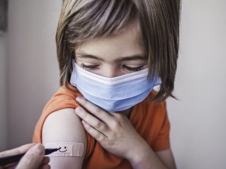 BioNTech podría empezar a vacunar a niños de entre 5 a 11 años en octubre