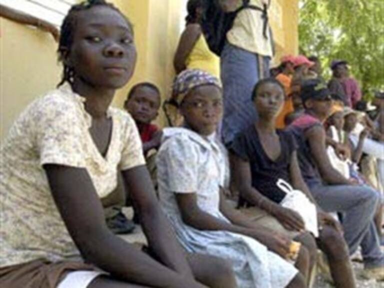 Mitad de damnificados Haitianos en refugios: Cruz Roja