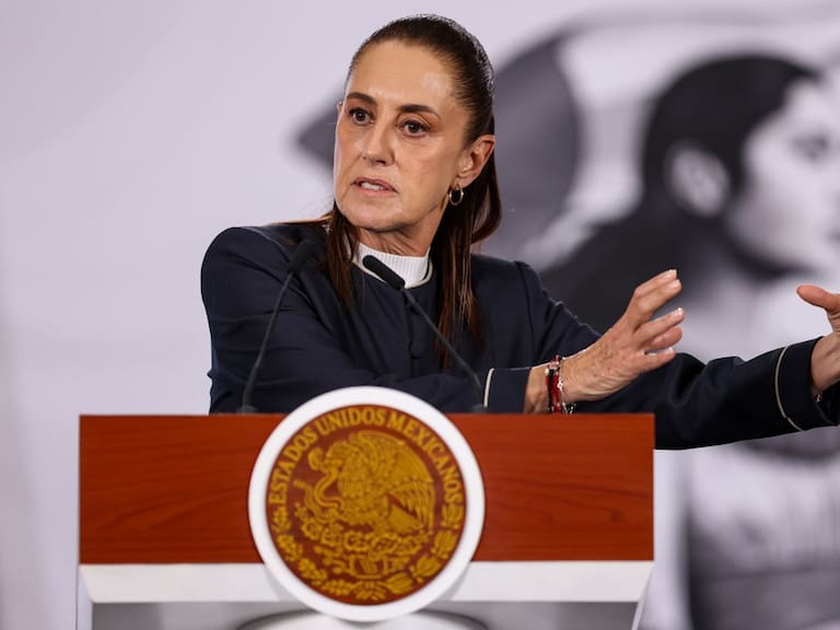 La presidenta Sheinbaum insistió que no se busca delegar la facultad de decisión al INE sobre quiénes pueden o no competir en un proceso electoral.FOTO: GALO CAÑAS/CUARTOSCURO.COM