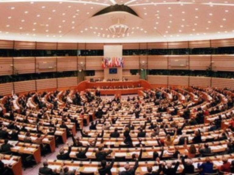Se imponen conservadores en Eurocámara
