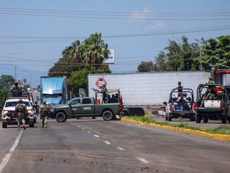 Violencia en Sinaloa, suspenden clases en varios municipios de la entidad