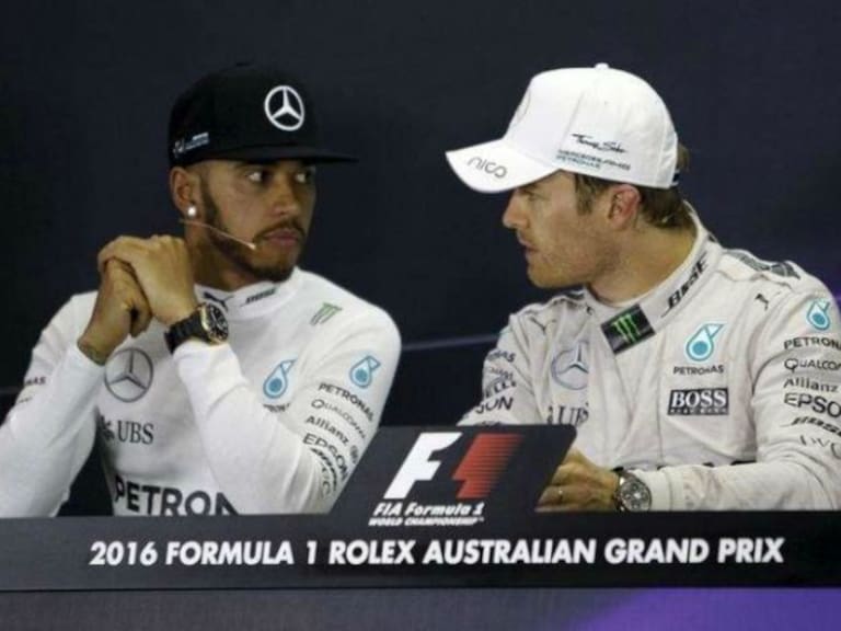Lewis Hamilton le ofrece disculpas a Nico Rosberg y lo felicita