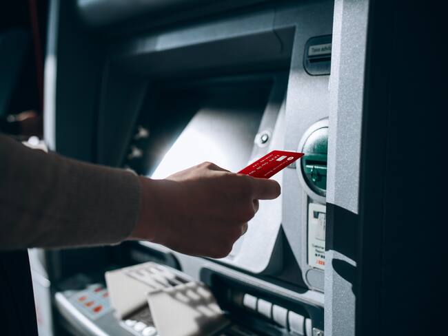 Cajeros automáticos, transporte público y bancos son los lugares más inseguros para las personas: INEGI