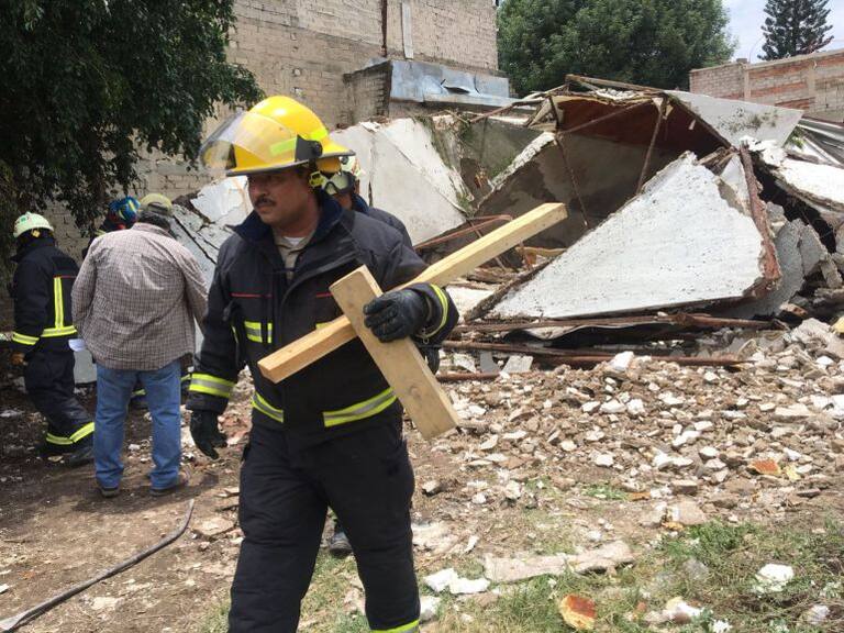 Derrumbe de edificio deja una persona muerta en Zapopan