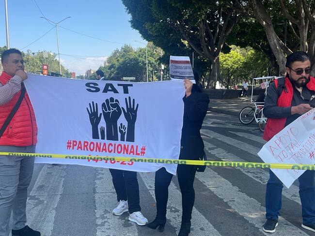 Paro de empleados del SAT desata caos vial en la Ciudad de México