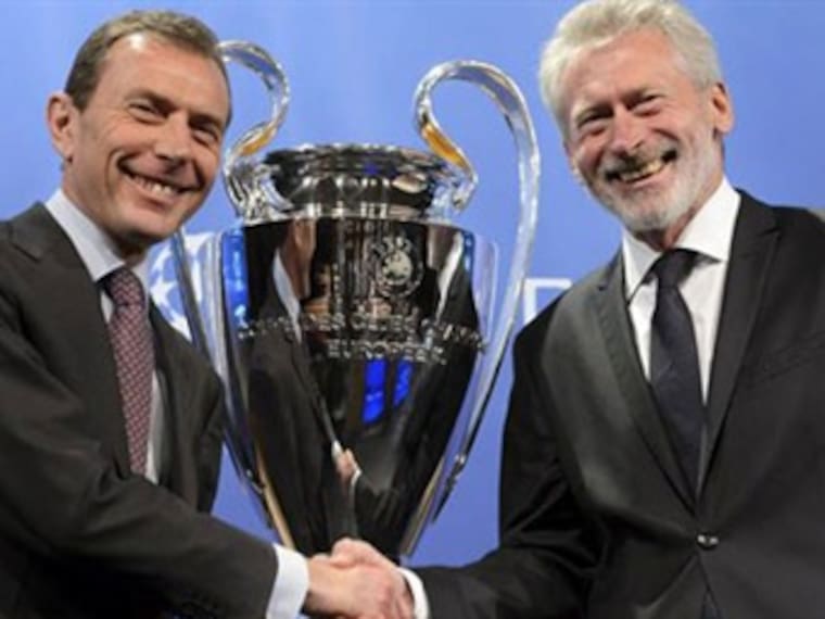Defendemos con éxito el título de la UEFA. Paul Breitner, director de relaciones institucionales del Bayern Munich
