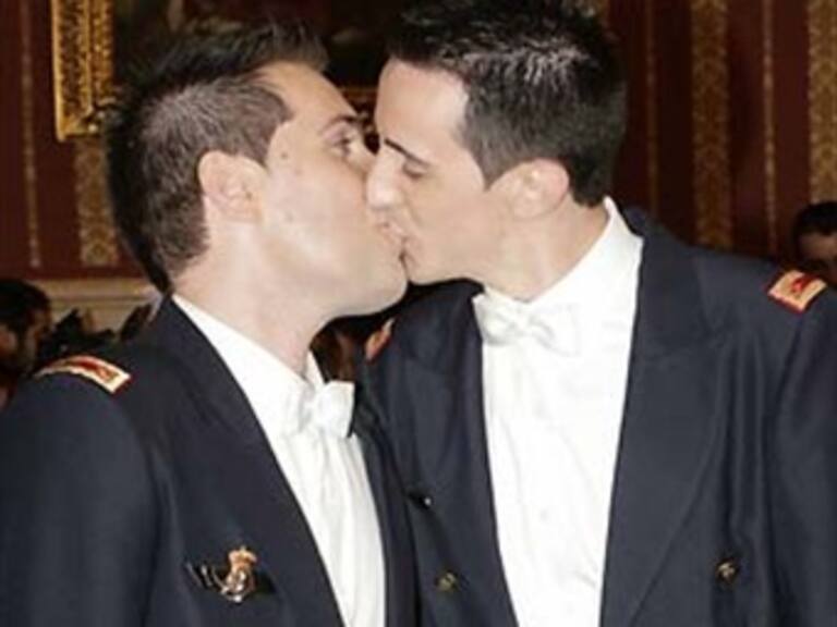 Matrimonios gay no se llevarán a consulta ni se definirán con encuestas: Razú