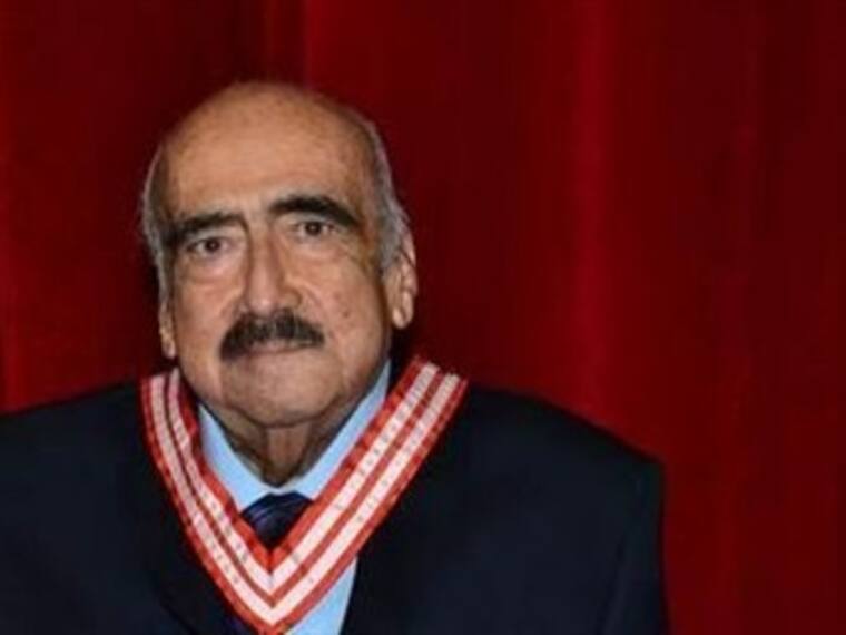 'Un mundo nos vigila'. Palomazo de Fernando Rivera Calderón