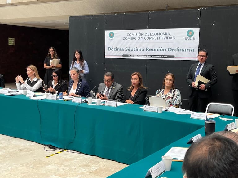Diputados aprueban en comisiones Ley Federal de Derechos de Autor en Materia de Responsabilidad Secundaria para Proveedores de Servicios de Internet.