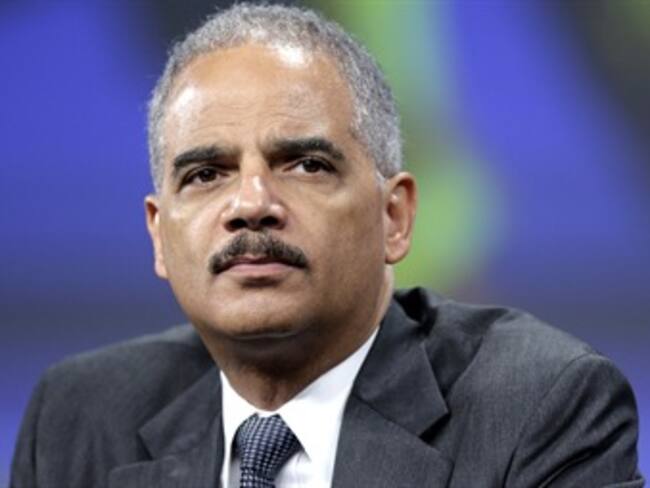 Hospitalizan a Eric Holder