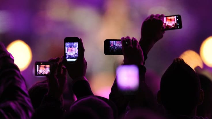 Apple podría bloquear la cámara de tu celular en conciertos