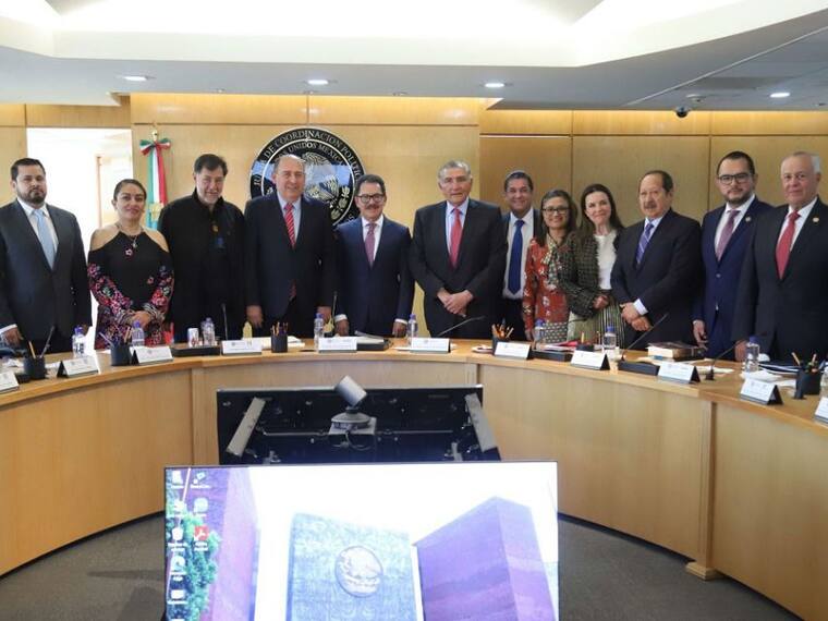 El Art. 33 tiene su antecedente en el s. XIX, cuando los extranjeros comenzaban a operar en asuntos políticos del país