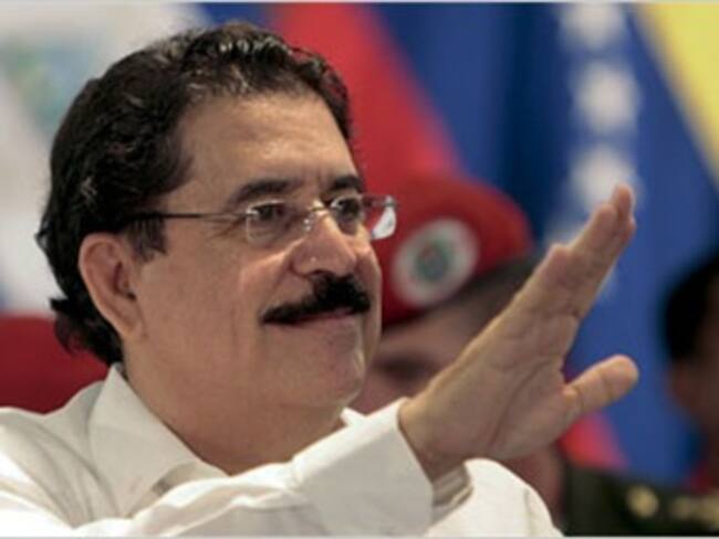 Retorna a Honduras Manuel Zelaya