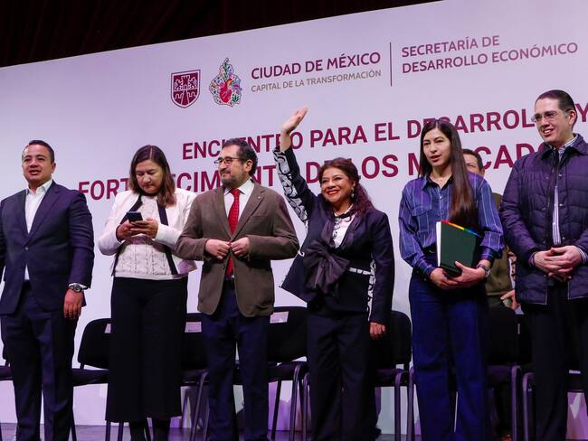 Brugada promete pantallas en los mercados para Mundial 2026