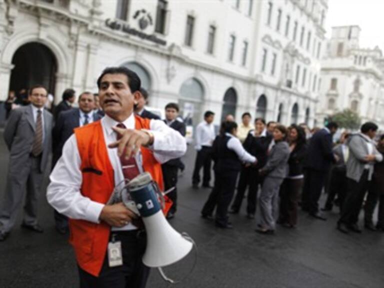 Participan 800 mil personas en simulacro de terremoto en Chile