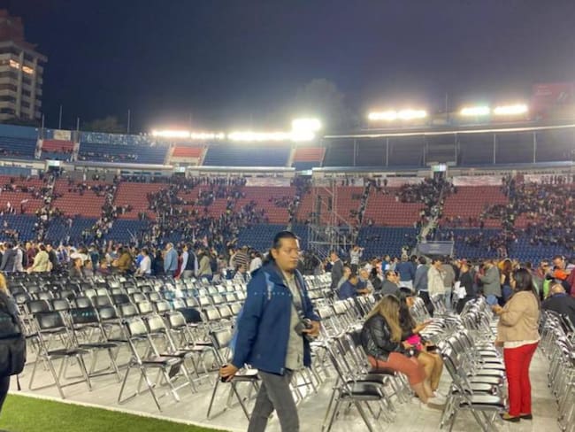 Sheinbaum deja plantados a sus invitados y a militantes en el Estadio Azul