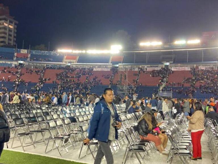 Sheinbaum deja plantados a sus invitados y a militantes en el Estadio Azul