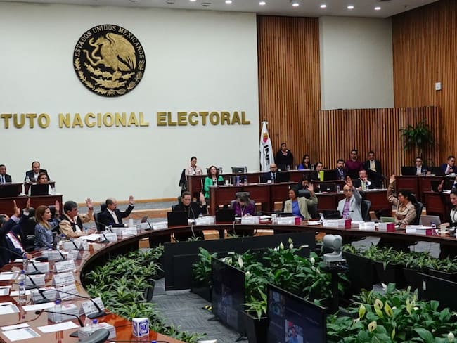 INE aprueba reglas básicas para los tres debates presidenciales