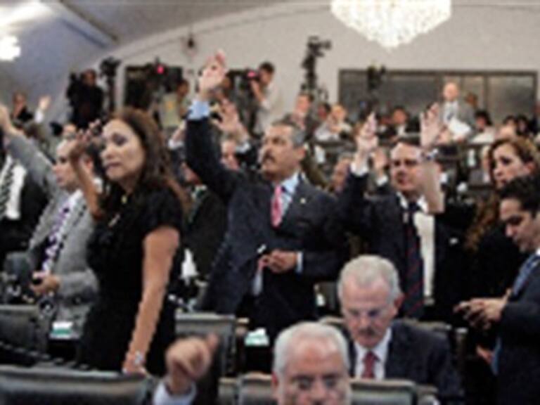 Aprueban en comisiones Reforma Política