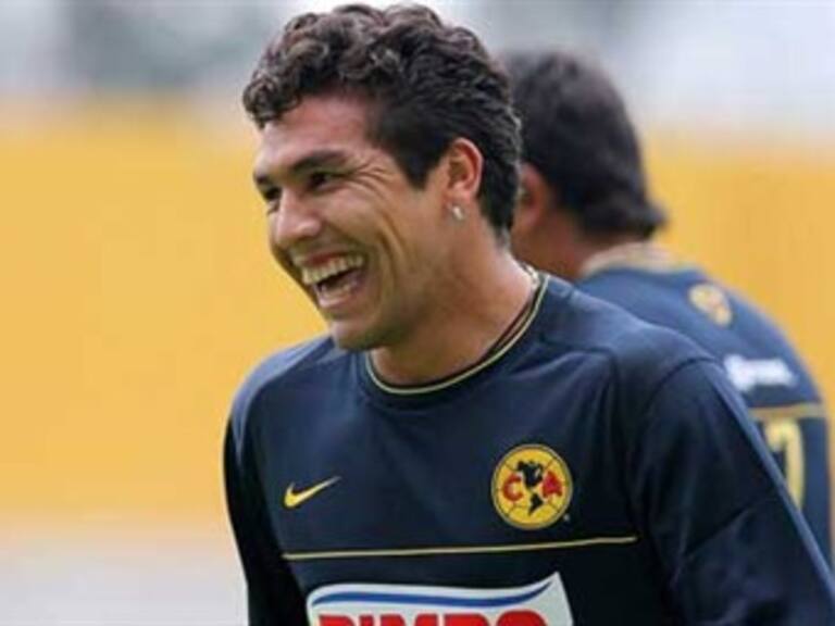 Llega a México la madre de Salvador Cabañas