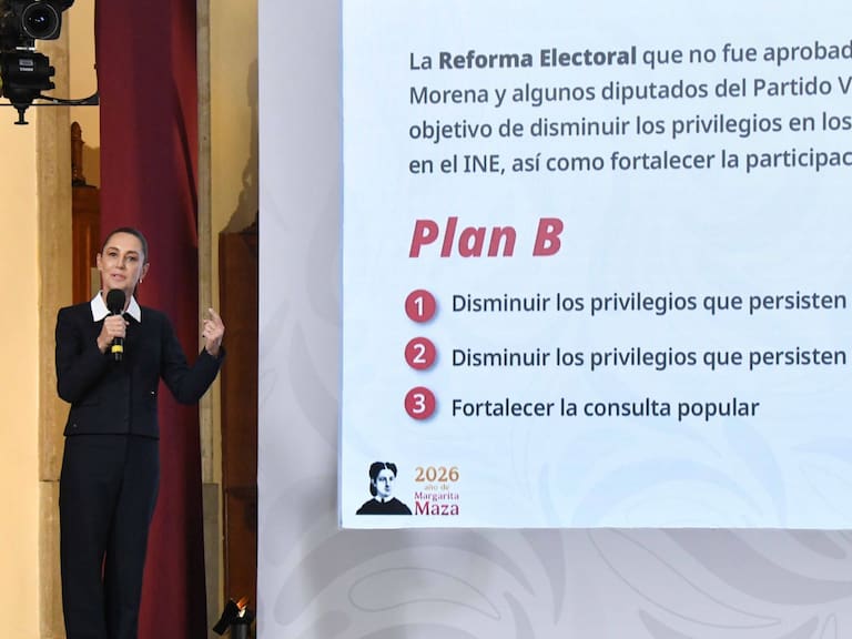Mx - ¿Qué es el Plan B de la reforma electoral de Sheinbaum y cómo cambia al INE en México? FOTO: MARIO JASSO/CUARTOSCURO.COM