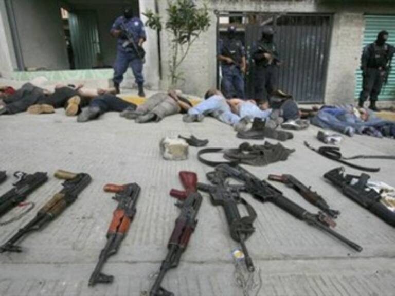 Detienen a persona con granadas de fragmentación y armas en Jalisco