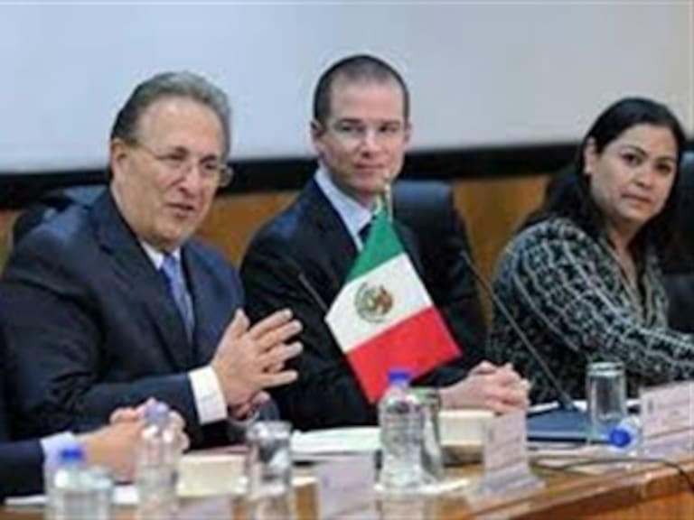 Reclama México a congresistas de EU por espionaje
