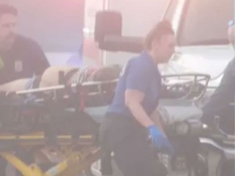 Equipos de rescate salvaron a varios personas, entre ellos un menor de edad.