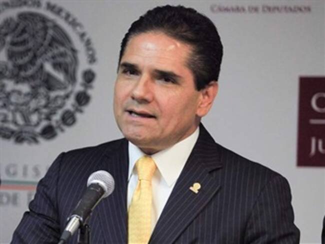 Si no creamos fuentes de trabajo, solucionaremos un problema, pero generando otro: Aureoles