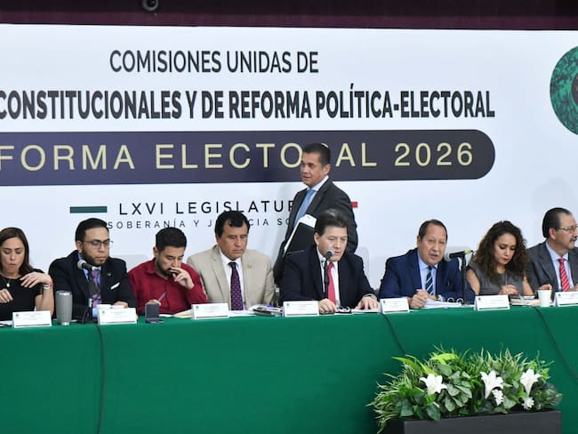 Morena aprueba en comisiones reforma electoral; este miércoles se discutirá en el Pleno... PT y PVEM votarán en contra