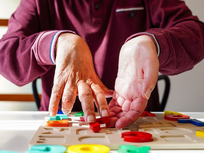 El ABC de la Esclerosis Lateral Amiotrófica (ELA): Síntomas, causas y realidades