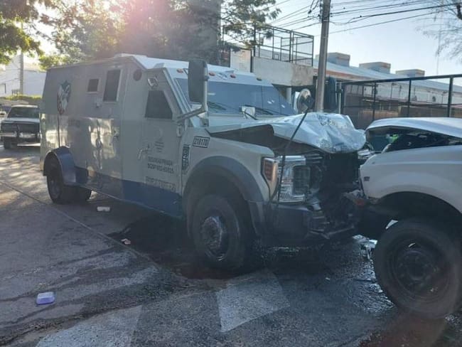 Asaltan camioneta de valores en León; hay custodios heridos