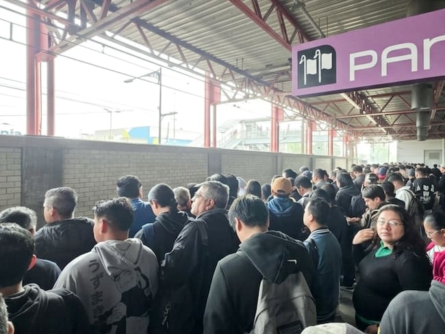 Metro y Metrobús CDMX hoy 2 de septiembre: reportan esperas de hasta 20 minutos, desalojos y cierre de estaciones
