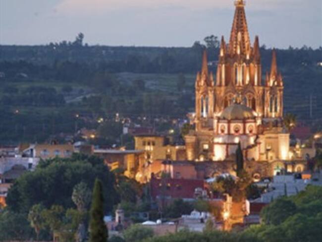 Lugares con nombres de la patria.'Lobby W' con Marco Daniel Guzmán