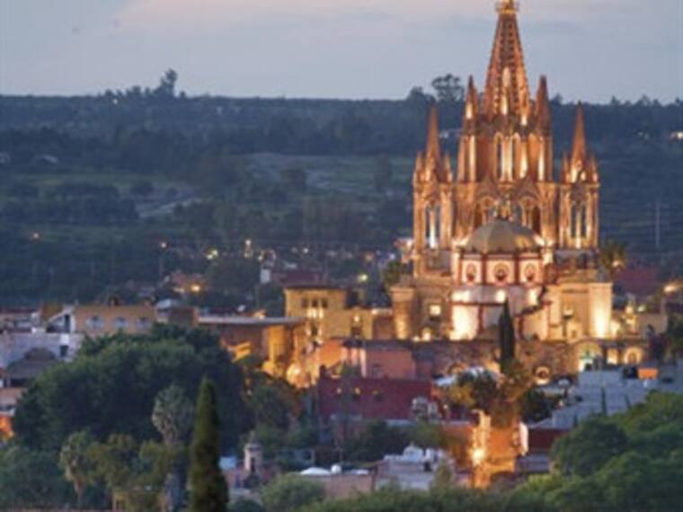 Lugares con nombres de la patria.'Lobby W' con Marco Daniel Guzmán