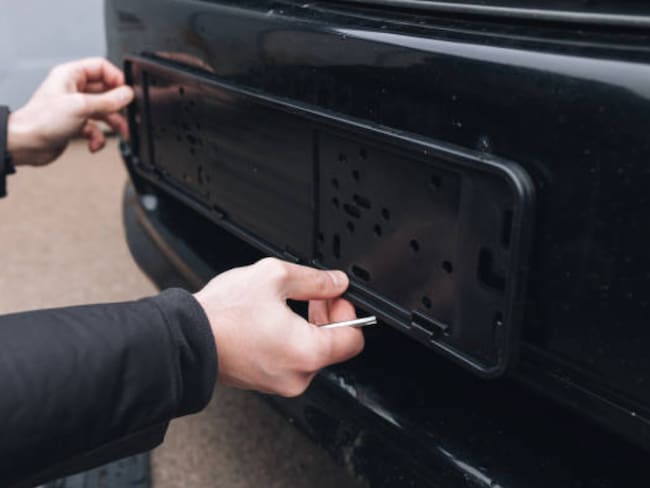 ¿De cuánto es la multa por usar porta placas en CDMX 2025? Esto dice el Reglamento de Tránsito