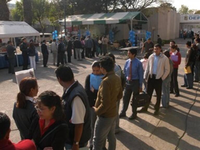 Baja desempleo a 5.2% en primer trimestre de 2010