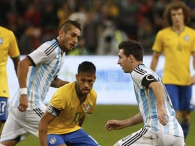Gana Neymar la partida ante Messi