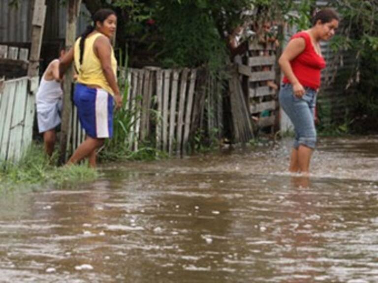 Recorre FCH zonas inundadas de Veracruz