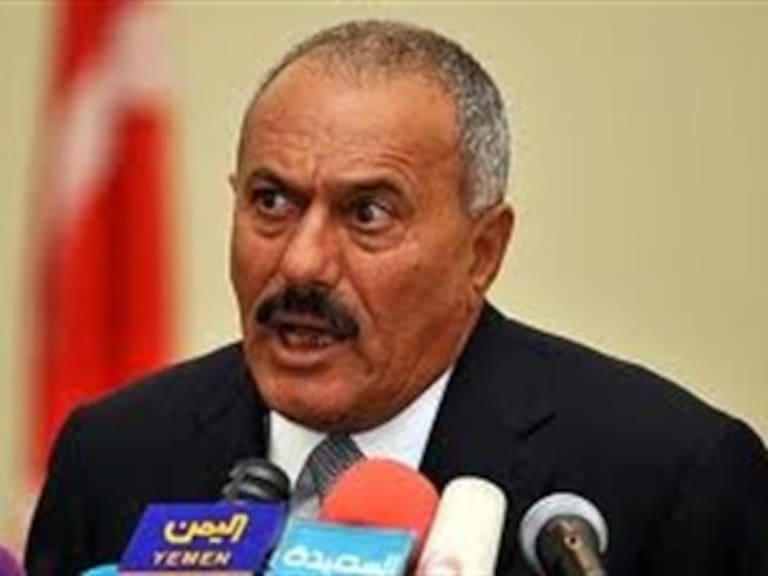 Presidente de Yemen decide dejar el poder a finales de año