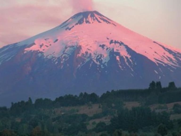 Turista mexicano muere en ascenso al volcán chileno Villarrica